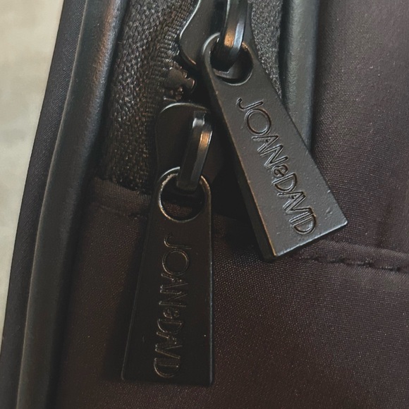 Joan & David High Density Sport Black Nylon Hanging Toiletry 10” x 10” Bag. EUC - Picture 15 of 16